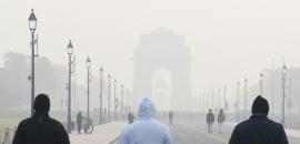Delhi chokes as air quality nears 'severe' level