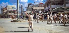 Hundreds of displaced Manipuris clash with security forces