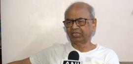 Lawyer who tried to hurl shoe at ex-CJI attacked in court