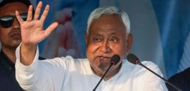 Modi on stage, Nitish Kumar 'accepts mistake'