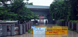Yamuna floodwater causes massive traffic jams in Delhi