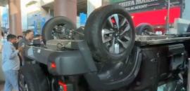 Brand-new Thar crashes out of Delhi showroom, falls on road