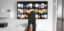 Did govt issue notice to Hindi news channels for 'excessive use of Urdu words'?