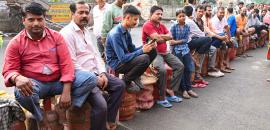 Govt urges citizens to avoid panic booking, assures LPG, fuel supply