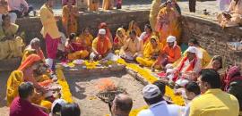 Maha aarti at Bhojshala; Muslims offer namaaz at homes amid protest