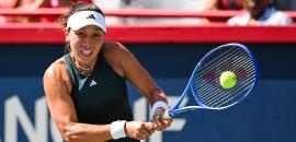 Canadian Open: Holder Pegula Dumped Out; Swiatek Wins