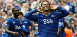 Everton make winning start at new stadium