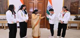 PIX: Prez Murmu hosts medal-winning women boxers