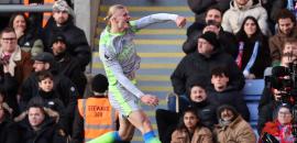 City cruise, Villa rally as EPL title race heats up