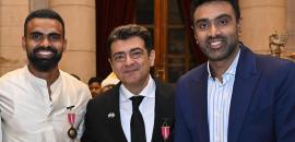 Sreejesh's Fanboy Photo with Ajith and Ashwin Goes Viral