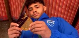How a Boy from Slums Fought His Way to Asian Gold