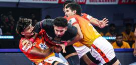 PKL: Paltan tame Bulls in thriller to go top
