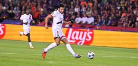 PSG strike late to down Barca; Monaco hold Manchester City