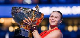 In-form Anisimova wins China Open crown