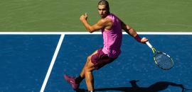 Alcaraz survives injury scare on Tokyo debut