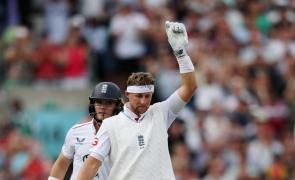 From one No 4 to another: Root's touching tribute to Thorpe