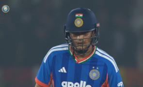 GT coach Nehra takes sarcastic dig at Gill's critics