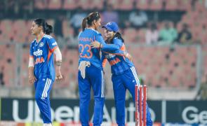 'Smriti and Shafali didn't let Harleen bat'