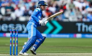 England beat India in rain-marred 2nd WODI