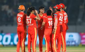 WPL: Clinical Gujarat Giants outplay UP Warriorz