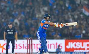 209 in 15.2 overs! India shatter Pakistan's record