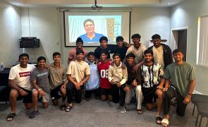 Tendulkar gives pep talk to U-19 side ahead of Pak tie