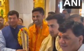 SKY, Gambhir take T20 World Cup trophy to Siddhivinayak temple