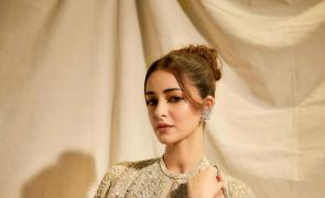 Is This Janhvi, Ananya's Fave Wedding Accessory?