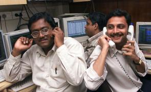 Stock Markets Edge Higher, IT Sector Shines Amid Volatility