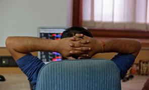 Sensex sheds 436 pts on profit booking in bank, oil shares