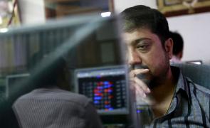 Selling in blue-chips RIL, HDFC Bank drag Sensex down by 153 points