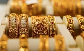 Gold, silver rally to extend record run