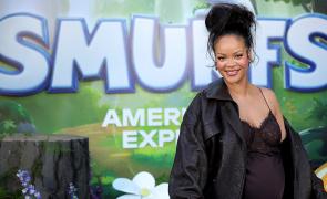 Pregnant Rihanna Attends Smurfs Premiere