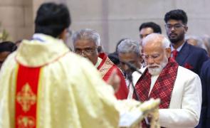 Modi attends Christmas morning service at Delhi Church