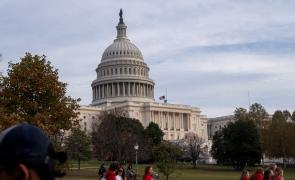 US Senate moves toward deal to end longest govt shutdown