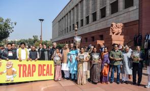 Opposition calls US trade pact a 'trap deal', steps up protest