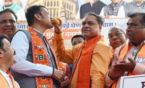 BJP-Sena capture BMC, break Thackeray hold after 25 yrs