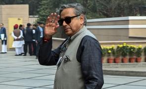 Upset with Rahul, Tharoor to skip Cong strategy meet