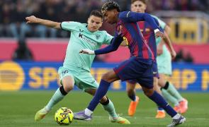 Barcelona rout Bilbao on Camp Nou return, rise to top