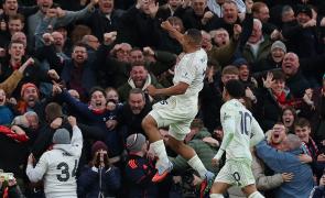 PIX: Forest Add To Liverpool's Misery; Chelsea Move Up