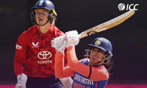 Ravi Shastri's shout-out to 'class player' Mandhana