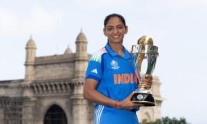 Harman Recreates Dhoni's Iconic Image