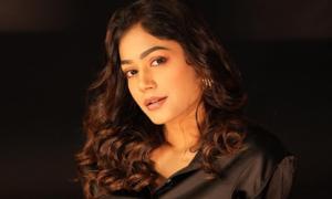 Payal Is Full-On Fabulous!