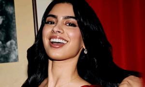 What's Making Khushi Kapoor Laugh?