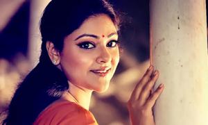 Effortlessly Elegant Abhirami