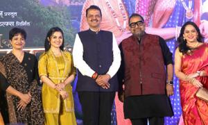 Watch Shankar Mahadevan Sing!