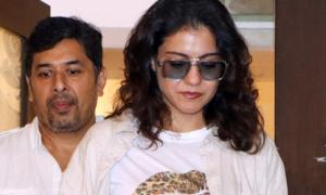 Kajol-Tanishaa Bid Goodbye To...
