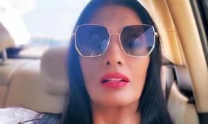 Anu Aggarwal Drinks Her Urine Too!