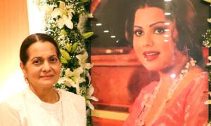 Family, Friends Say Goodbye To Sulakshana Pandit