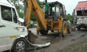 7 killed as Ayodhya-bound K'taka van hits truck in UP